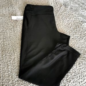 Women's Black Cropped Leggings - Size M